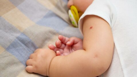 В Украине закончилась вакцина от туберкулёза: детей из роддомов выписывают без прививки БЦЖ