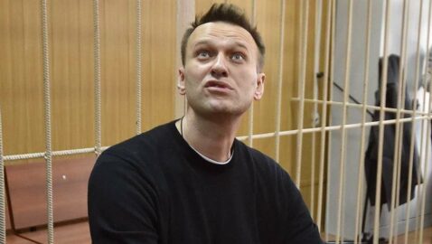 Он не доживёт до конца процесса: Навальный обвинил родственников потерпевшего ветерана в издевательствах