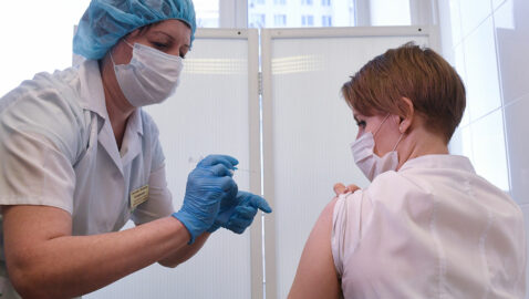 В Украине медиков из мобильных бригад учат вакцинировать Pfizer и AstraZeneca