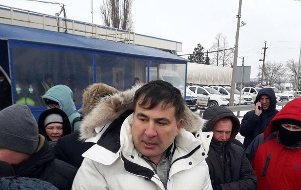 В Одессе Саакашвили с протестующими моряками перекрыли трассу