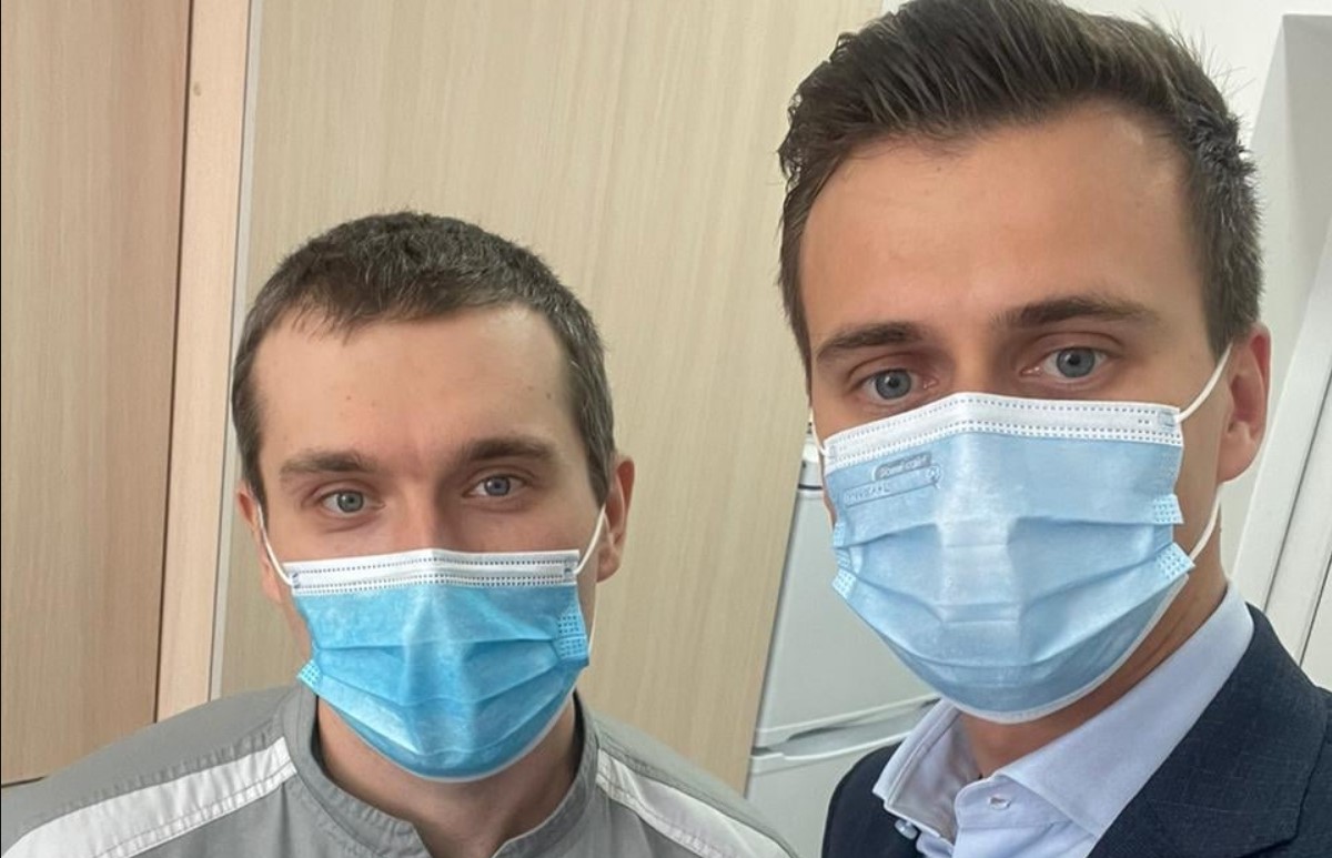 Врач из Черкасс первым в Украине получил прививку от COVID-19