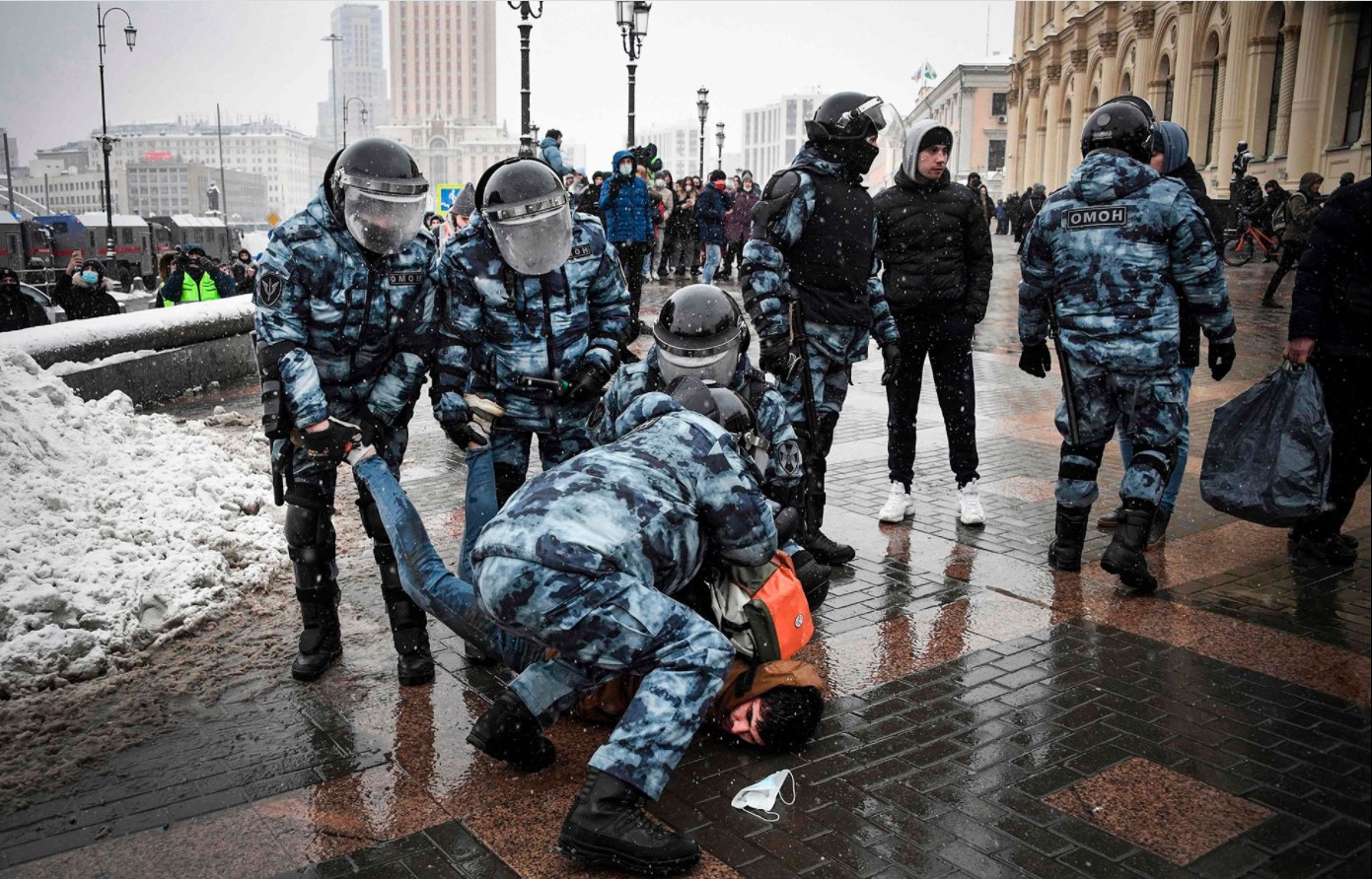 В Кремле прокомментировали протесты в поддержку Навального