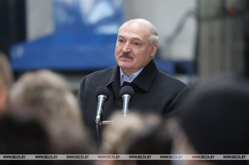 Лукашенко сказал, что скоро станет пенсионером, и намекнул на падающего Байдена