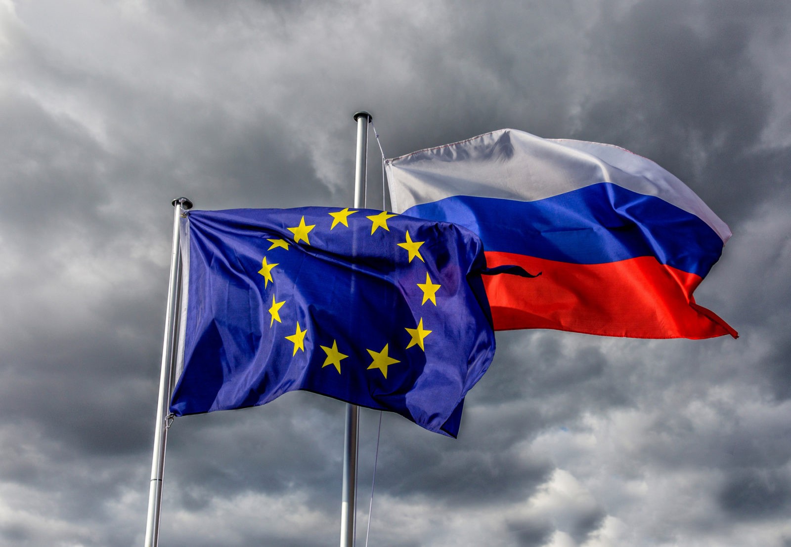 Шпионаж, Украина и Спутник V: что “разрушило” отношения между Россией и Евросоюзом