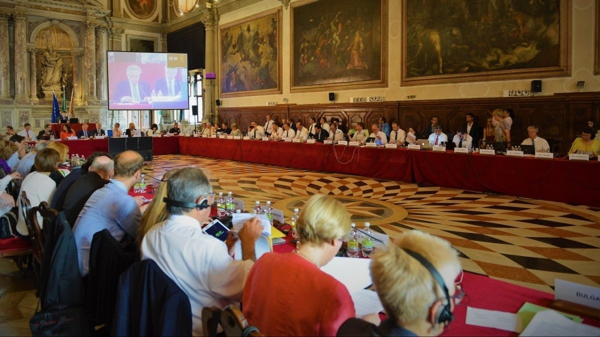 Венецианская комиссия предоставила вывод по закону о реформе КСУ