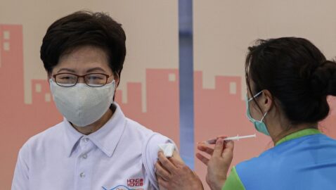 В Гонконге после ковид-вакцинации умерли два человека