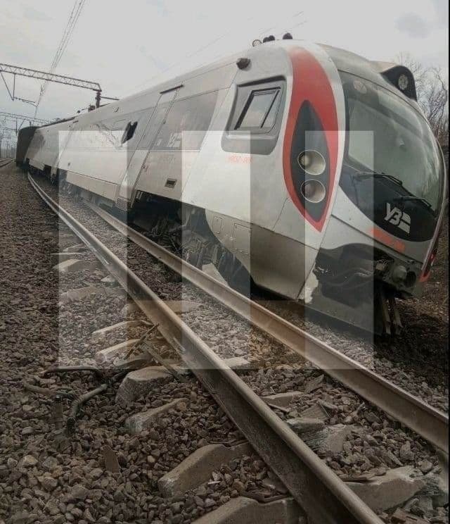 Поезд под Запорожьем сошёл с рельс