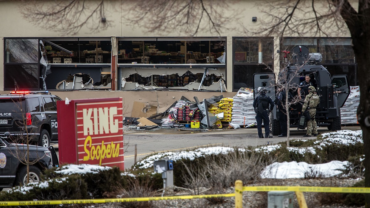 В Колорадо мужчина устроил стрельбу в супермаркете, погибли 10 человек (видео)