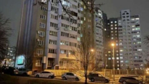 15-летняя девочка выбросилась из окна киевской многоэтажки (видео)