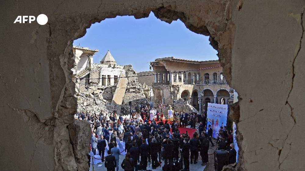 Папа Римский посетил бывшую «столицу» ИГИЛ в Ираке - 1 - изображение