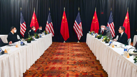 Китай и США во время переговоров обвинили друг друга в убийствах и нарушении прав человека