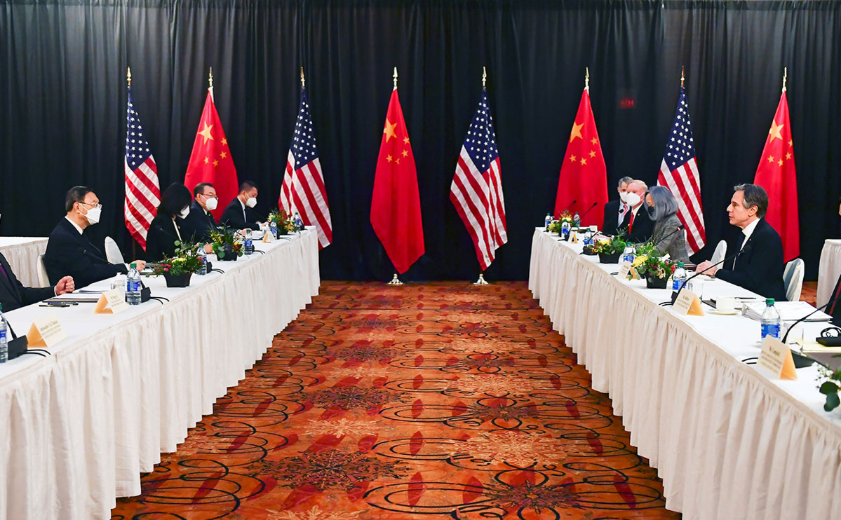 Китай и США во время переговоров обвинили друг друга в убийствах и нарушении прав человека