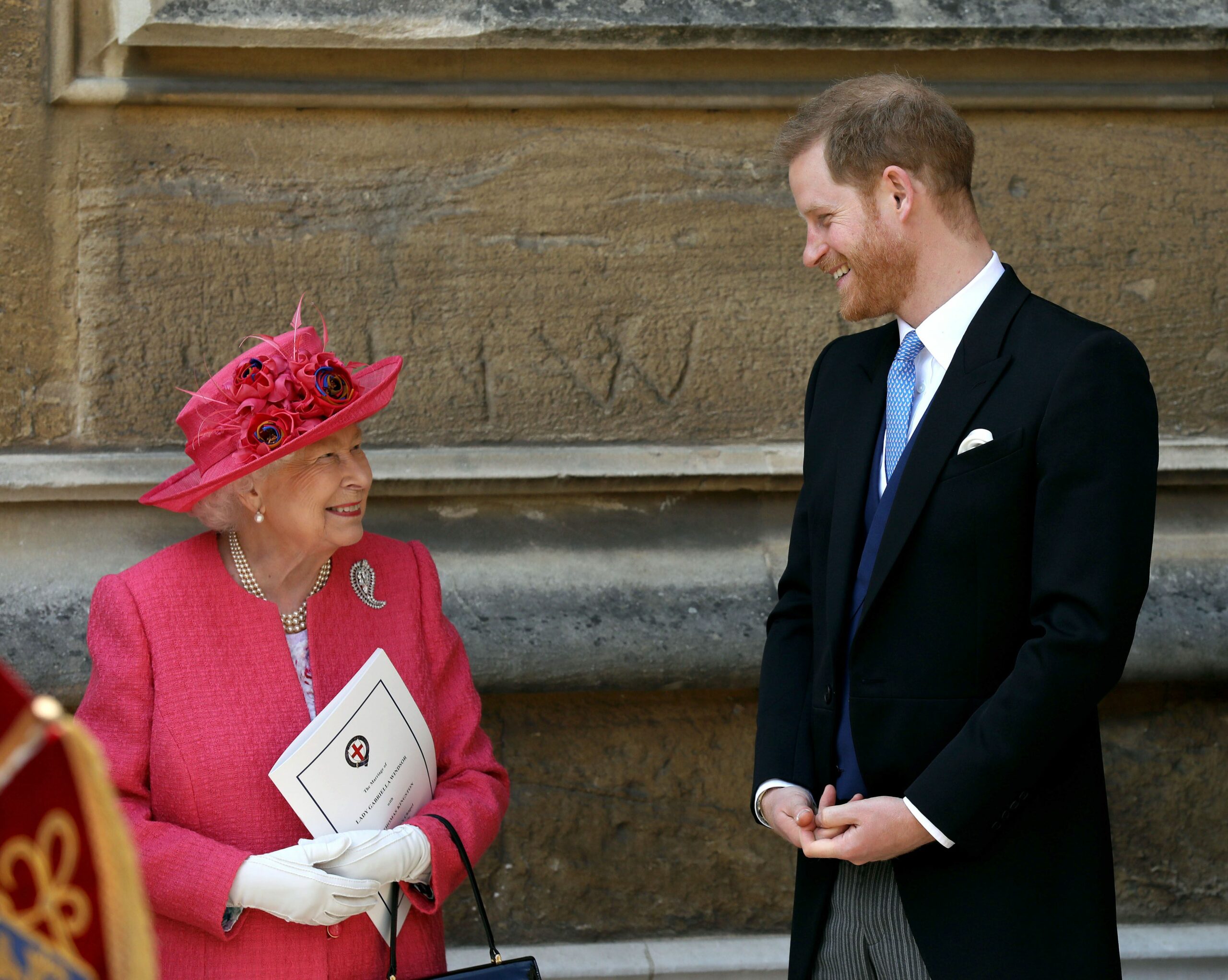 Елизавета II лично обсудит с принцем Гарри интервью и обвинения — СМИ