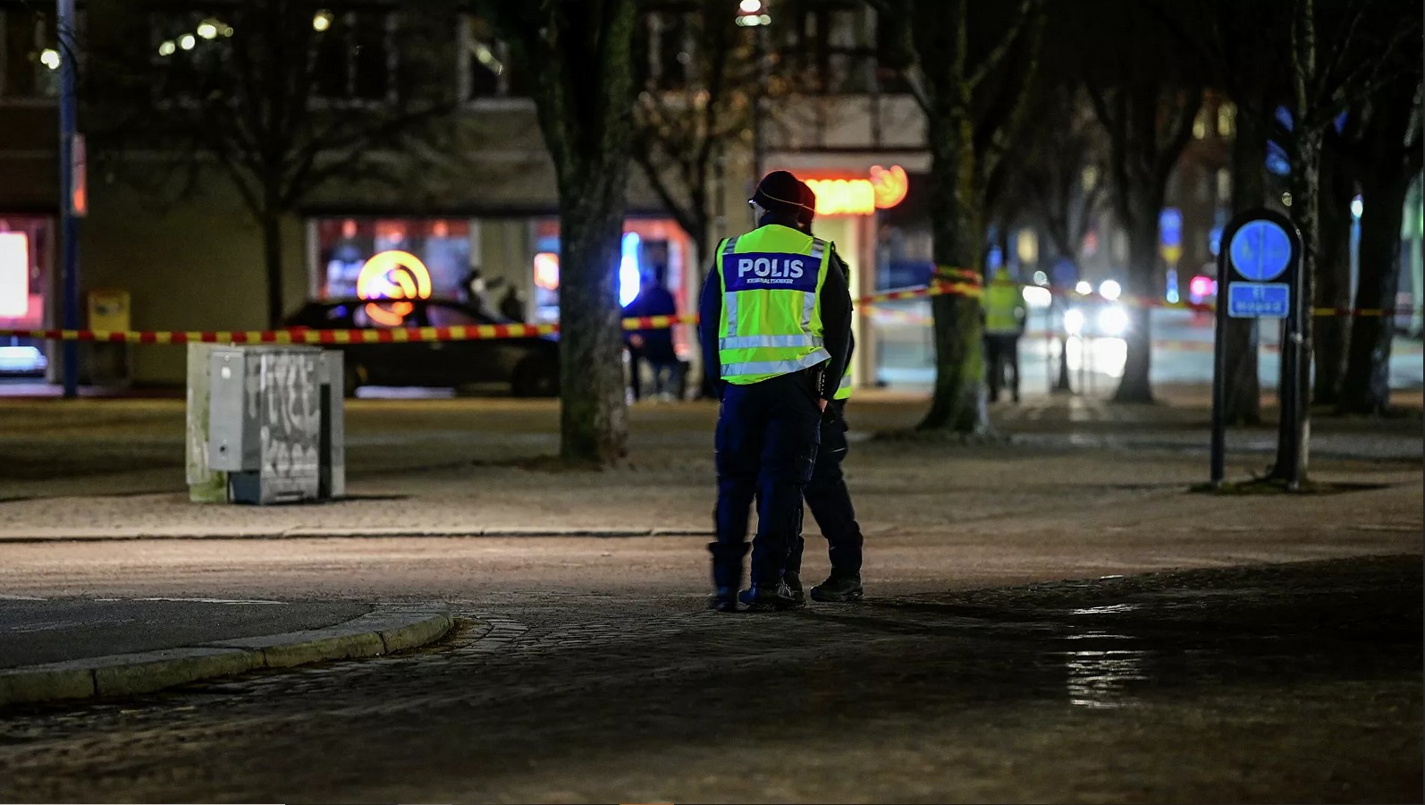 В Швеции мужчина ранил ножом 8 человек: полиция допускает теракт