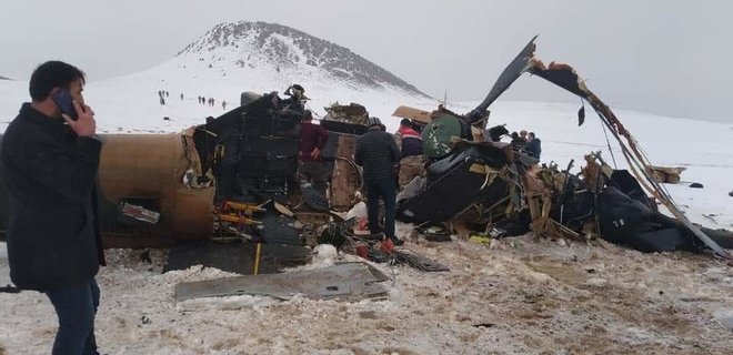Зеленский выразил соболезнования из-за крушения вертолета в Турции: погибли 11 военных