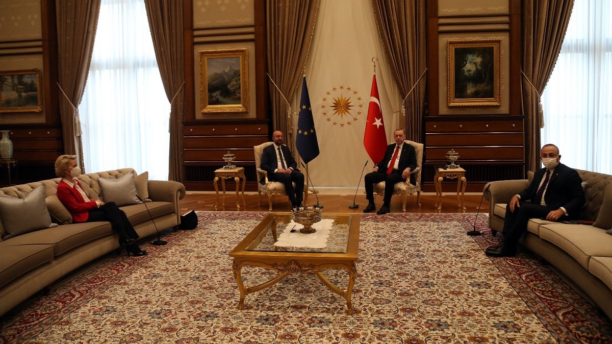 Президент Еврокомиссии обвинила Эрдогана в сексизме