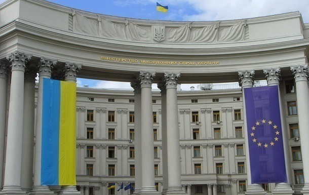 Министры иностранных дел стран Балтии срочно едут в Украину