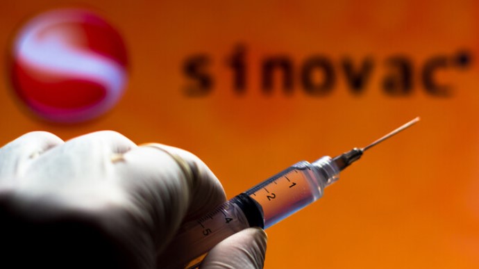 Опоздание с поставкой вакцины Sinovac: Лекхиму грозит штраф в 38 млн грн