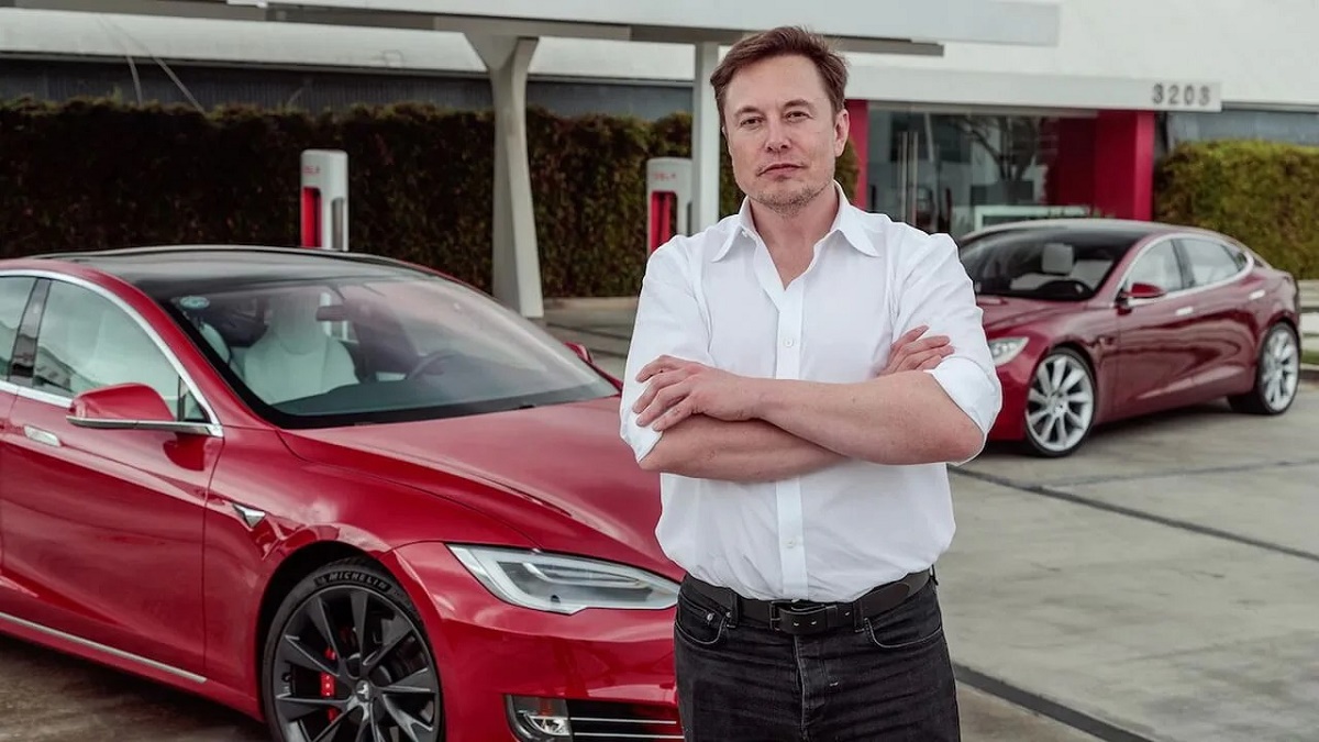 Илон Маск «научил» Tesla ругательствам (видео)