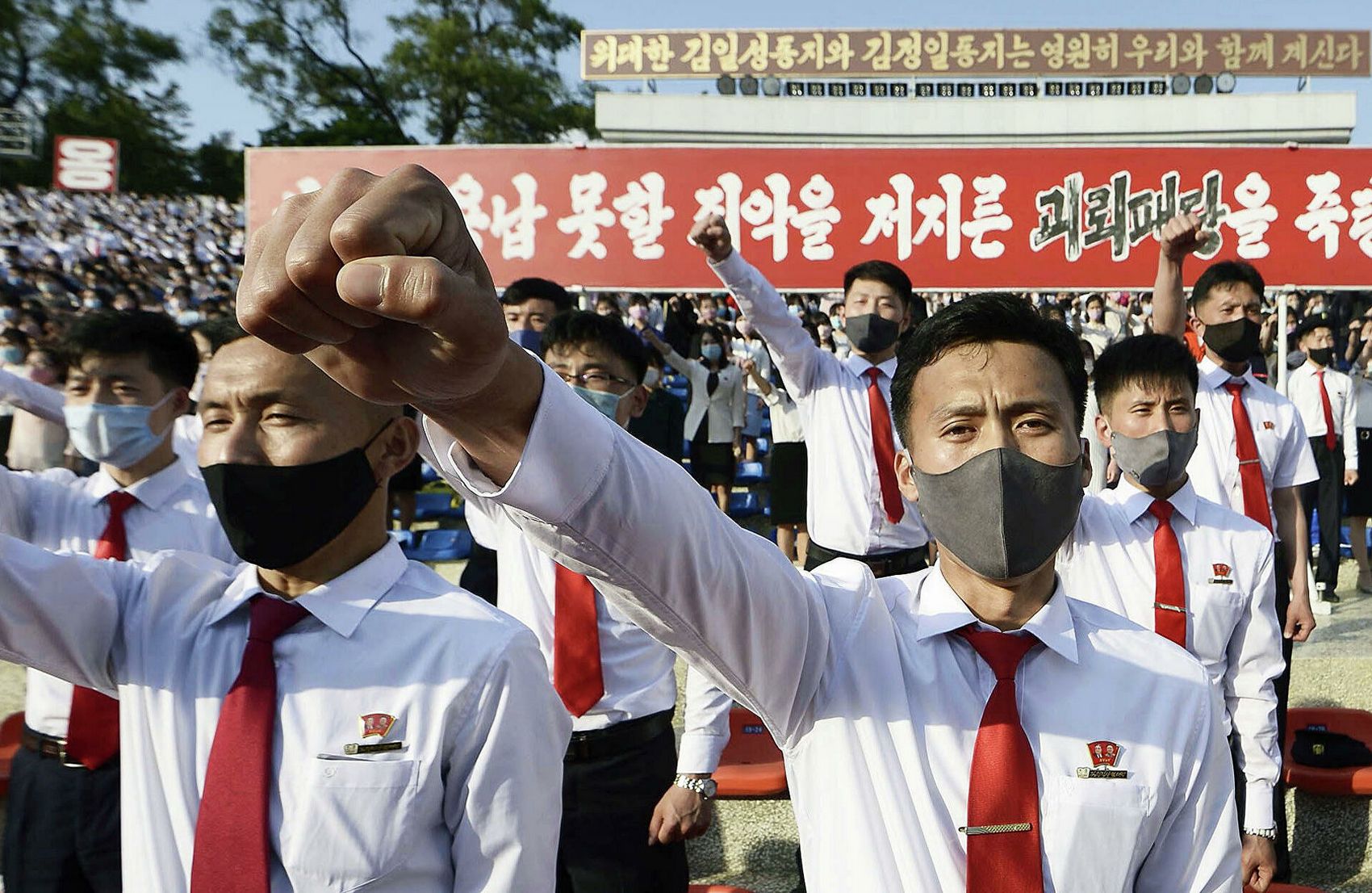 Как Северная Корея переживает пандемию: что известно о самой закрытой стране мира