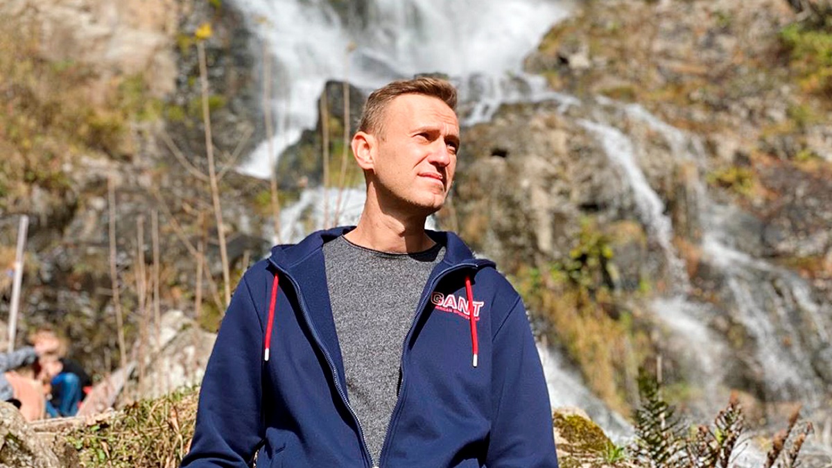 Навальный пожаловался, что в колонии ему подкладывают конфеты