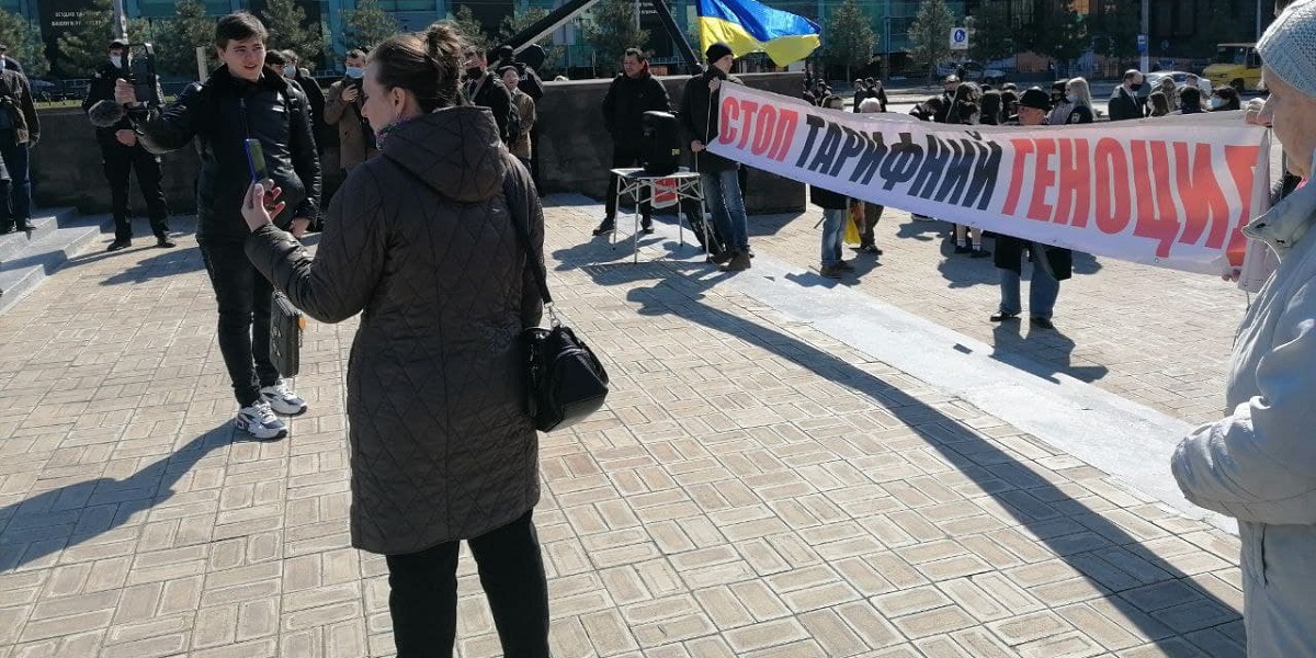 полицейские задержали протестующих в Одессе 7