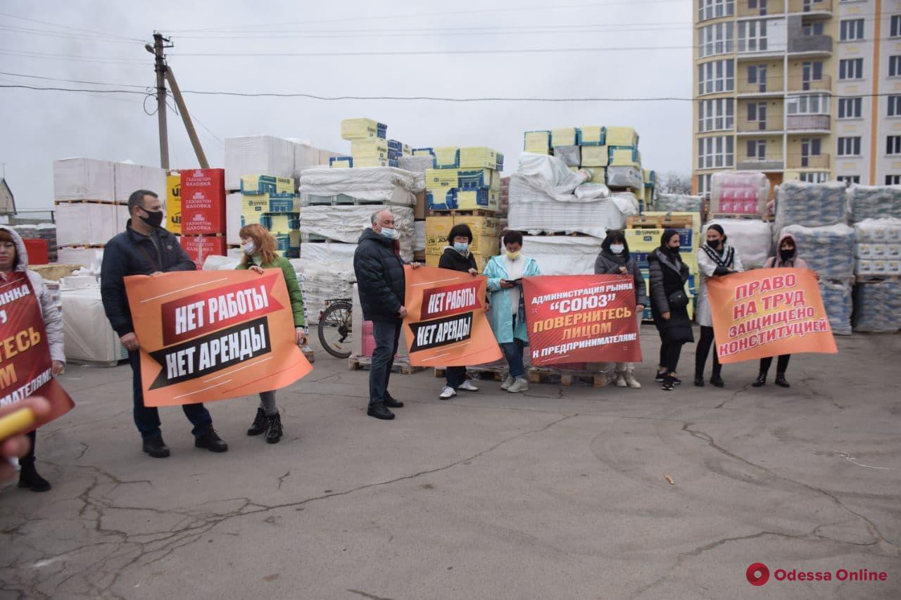 В Одессе предприниматели из-за карантина перекрыли улицу (фото, видео) - 6 - изображение
