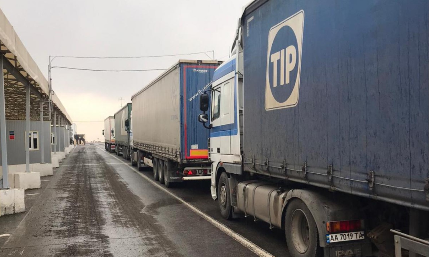Красный Крест отправил на Донбасс более 120 тонн гумпомощи