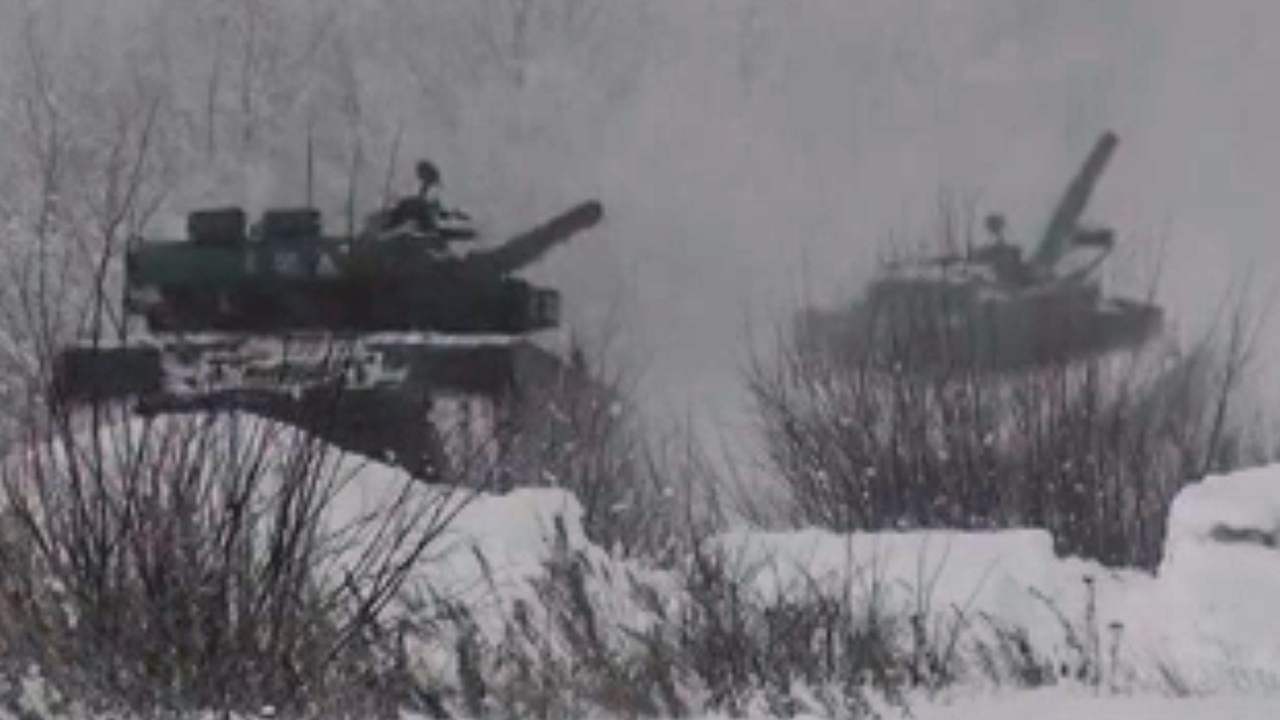Россия начала масштабную проверку боеготовности армии, войска выведены на полигоны (видео)