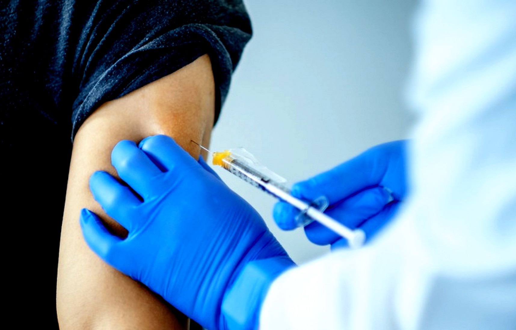В МОЗ сообщили, кто в Украине получит первые дозы вакцин Pfizer и Coronavac
