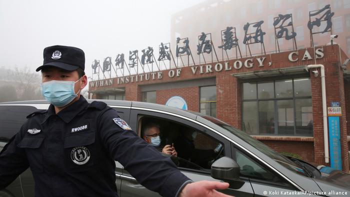 Китай назвал клеветой сообщения из США о «лабораторной утечке» COVID-19