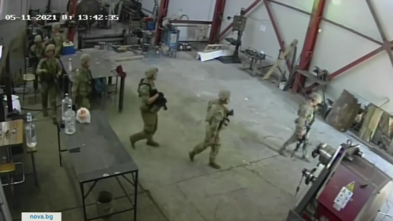 Американские десантники по ошибке атаковали завод в Болгарии, захватив в плен рабочих (видео)
