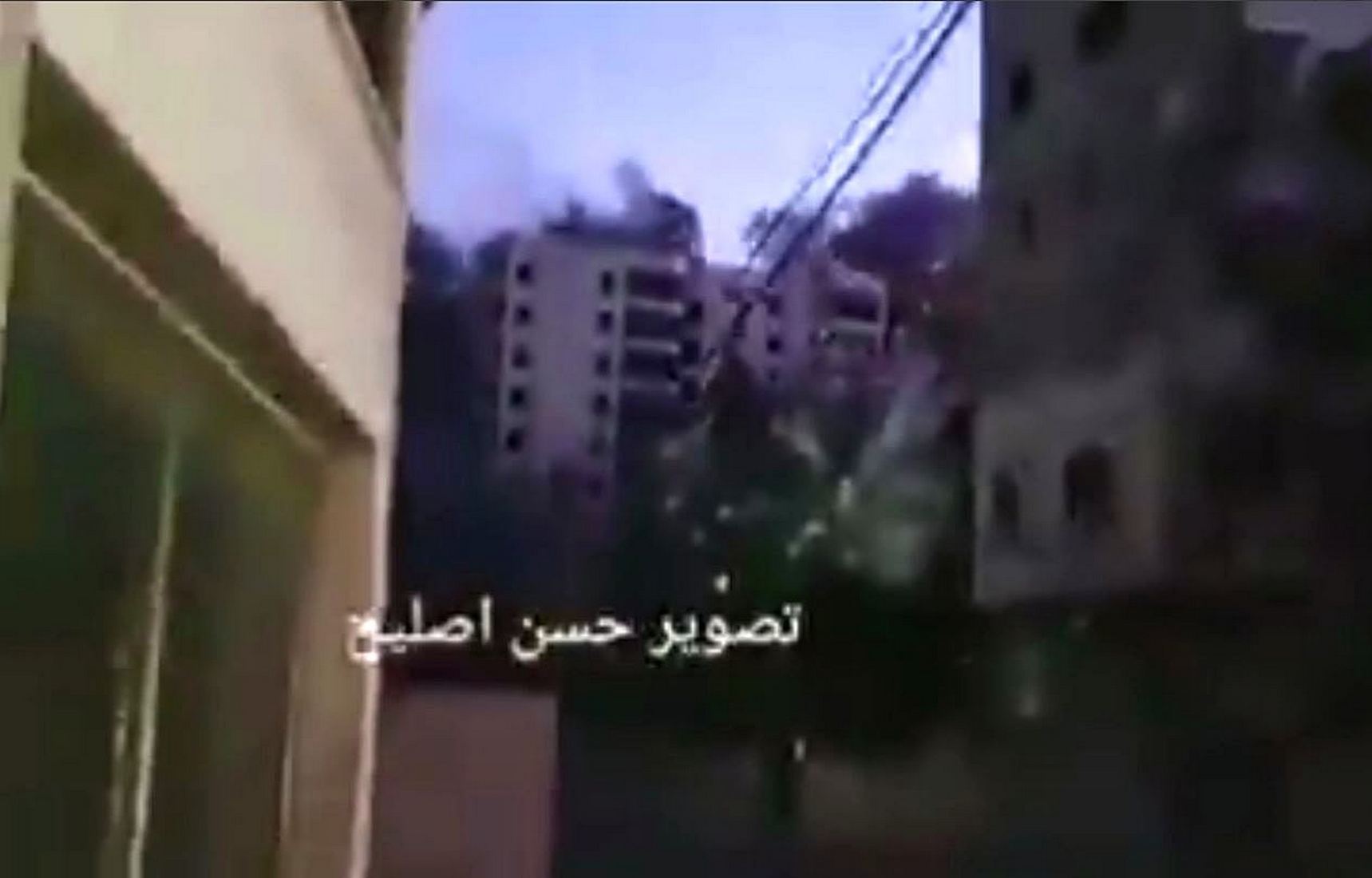 После удара ВВС Израиля в Газе рухнул многоэтажный дом (видео)