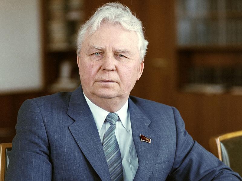 Умер бывший секретарь ЦК КПСС Егор Лигачев