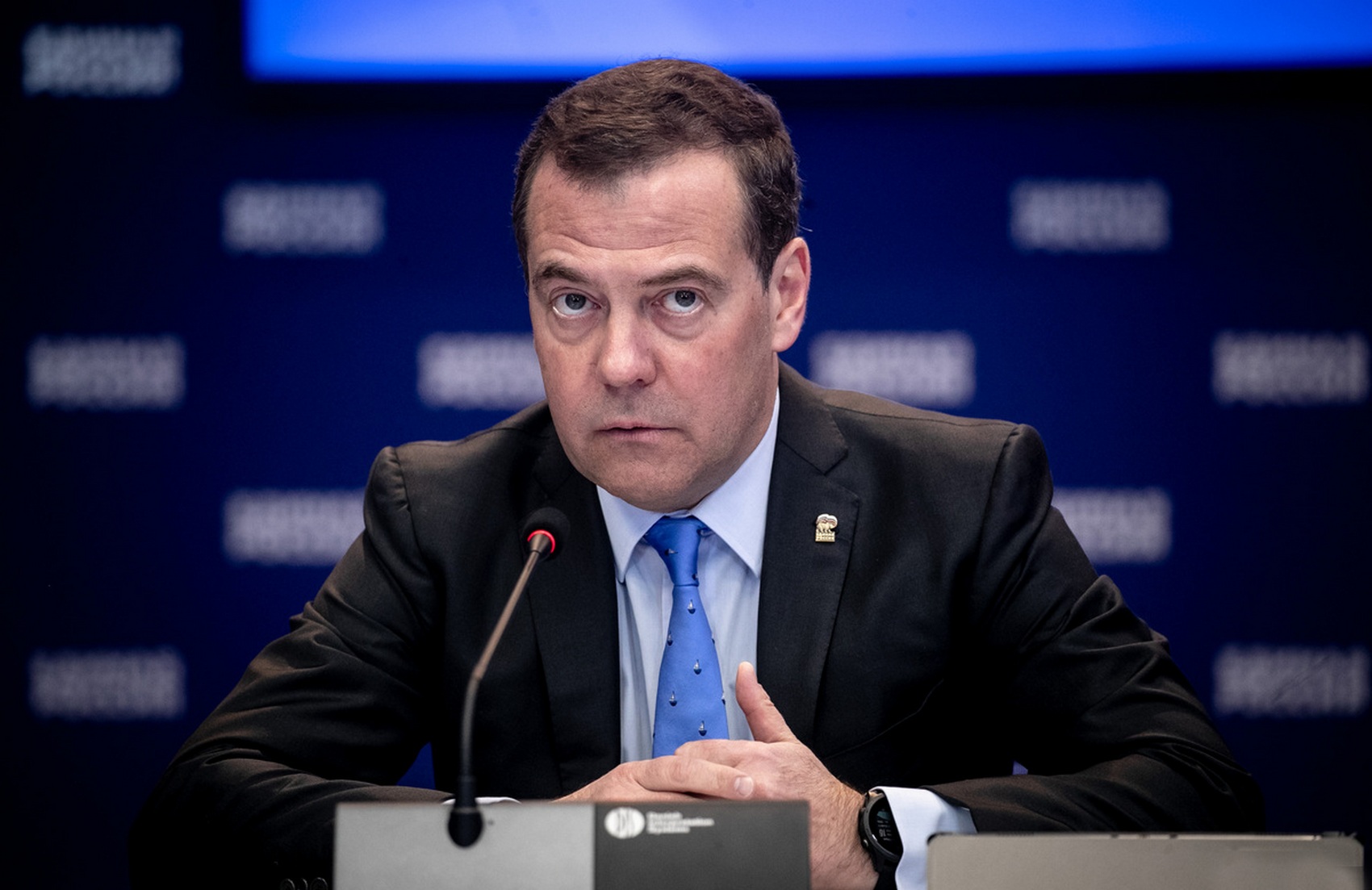 Медведев о деле Медведчука и Козака: У правящего режима есть неплохой опыт подготовки стендап-номеров