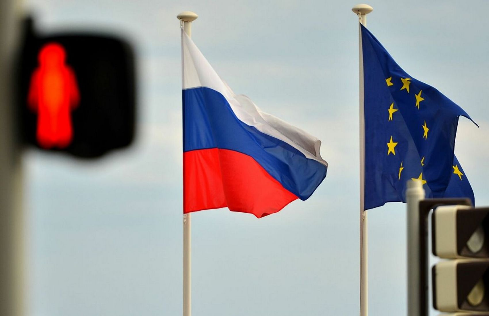 РФ ответила на санкции Евросоюза и опубликовала список невъездных чиновников ЕС