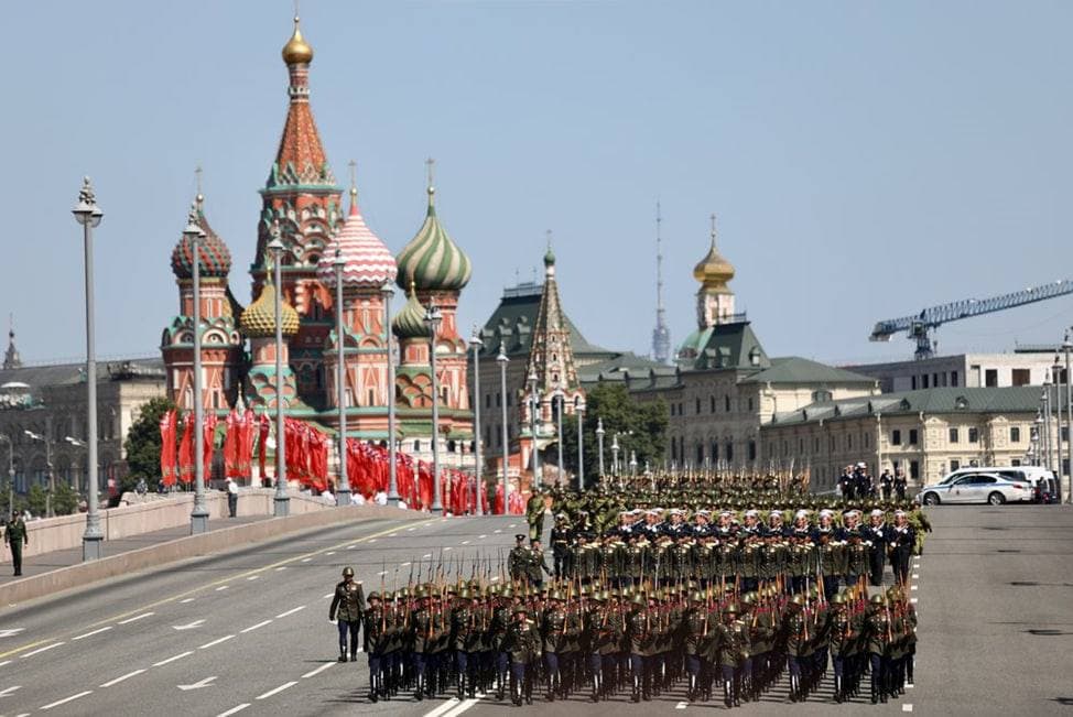 Как отметили День Победы в России? Что пишут иностранные СМИ о параде Победы в Москве - 4 - изображение