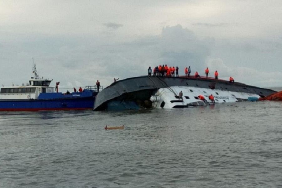 В Нигерии перевернулось судно: около 140 человек пропали без вести