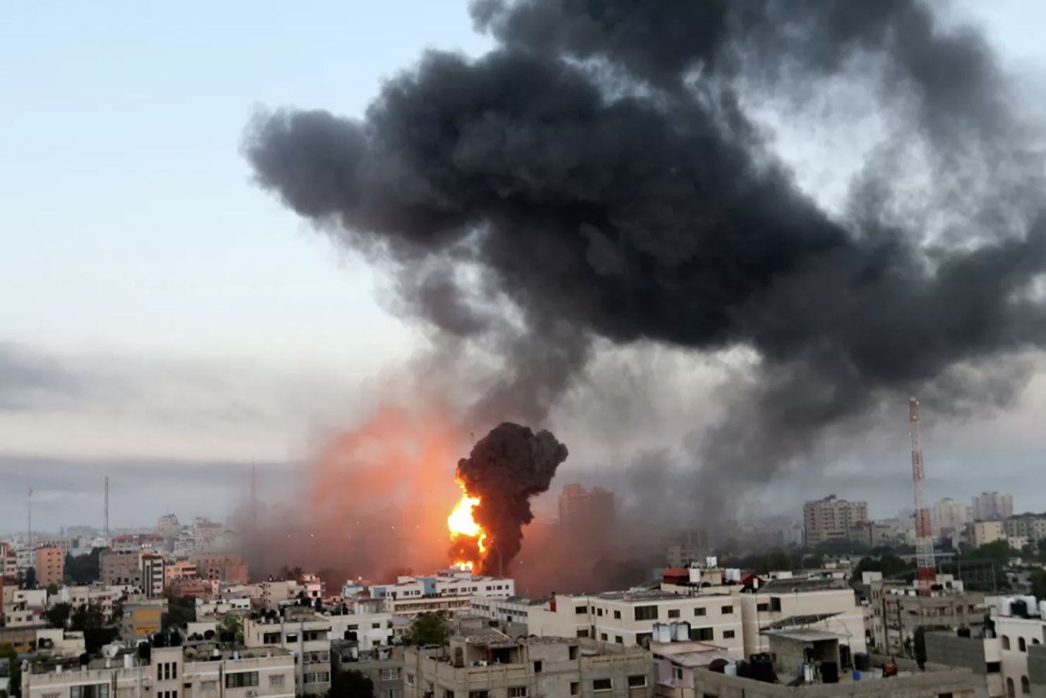 ВВС Израиля атаковали здание штаба внутренней безопасности ХАМАС и склад оружия