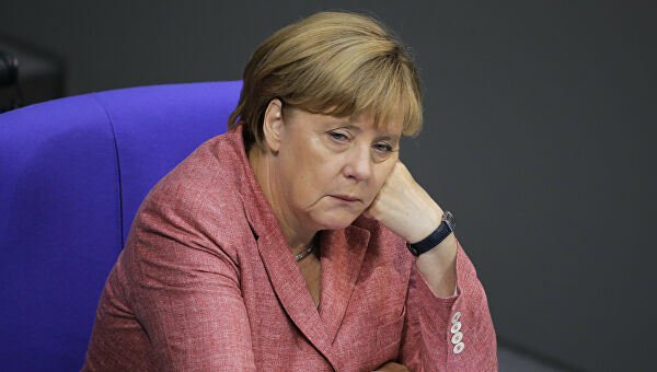 В ЕС раскритиковали Меркель за призыв к переговорам с Путиным