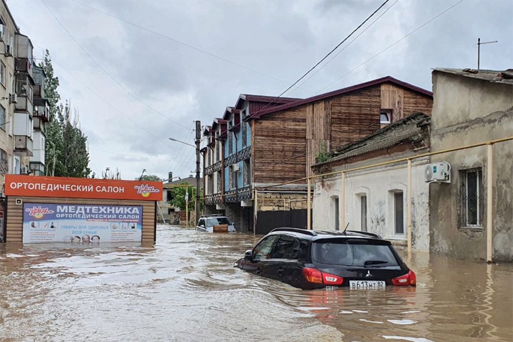 Затопленная Керчь: в Сети опубликованы фотографии и видео из города после ливня - 14 - изображение
