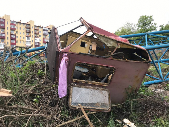 В Черновцах на стройплощадке упал башенный кран: есть пострадавший (фото)
