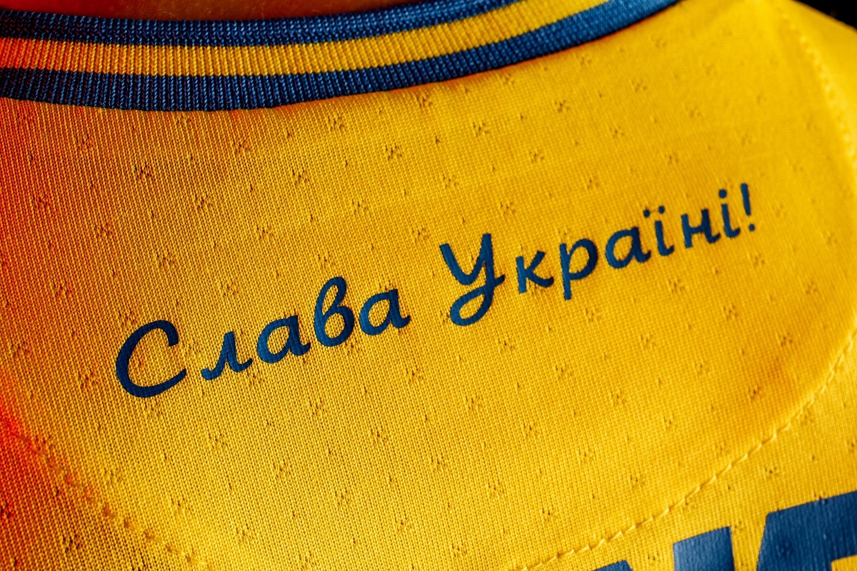 В РФ призвали УЕФА запретить форму сборной Украины для Евро-2020 (фото) - 2 - изображение