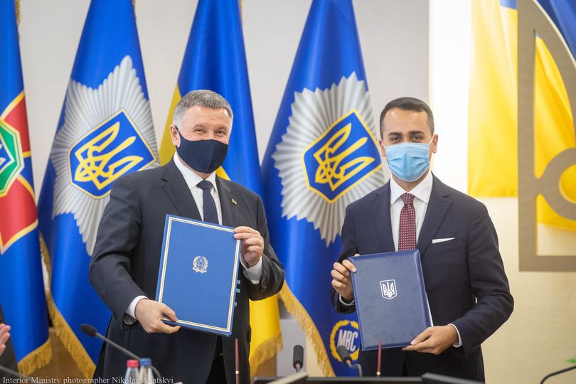 Украина и Италия договорились продлить признание водительских прав