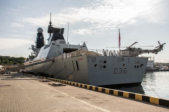 Силы спецопераций Украины провели тренировку на британском эсминце, который был «обстрелян» РФ (фото)