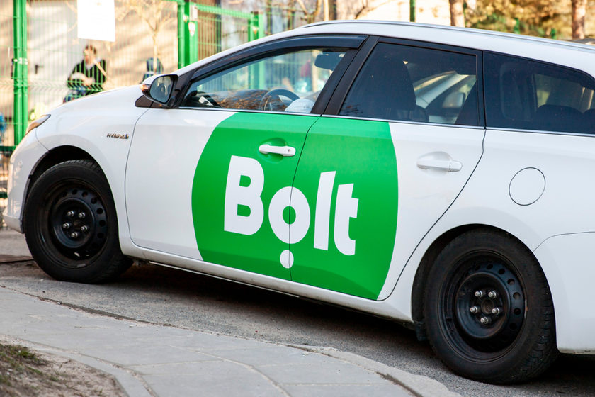 Таксист Bolt обматерил женщину и применил газовый баллончик