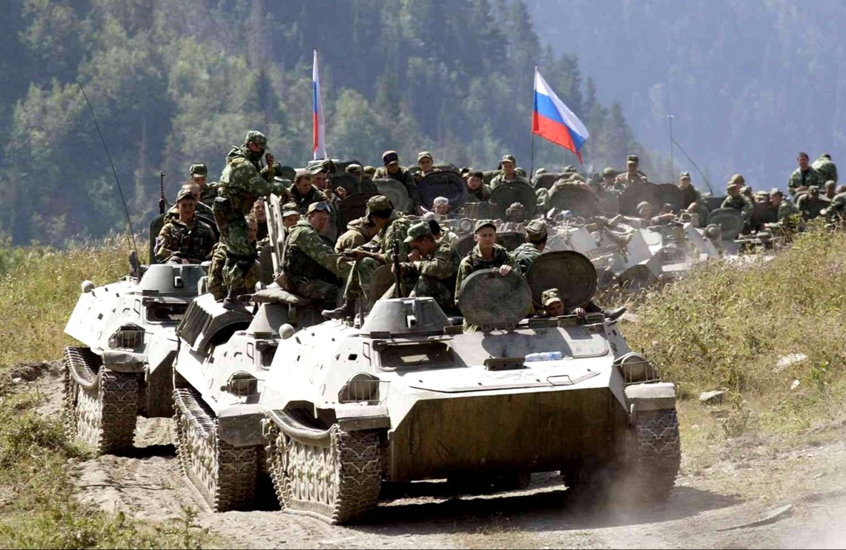 Кулеба о войсках РФ у границ Украины: идет подготовка мнения о неизбежности войны