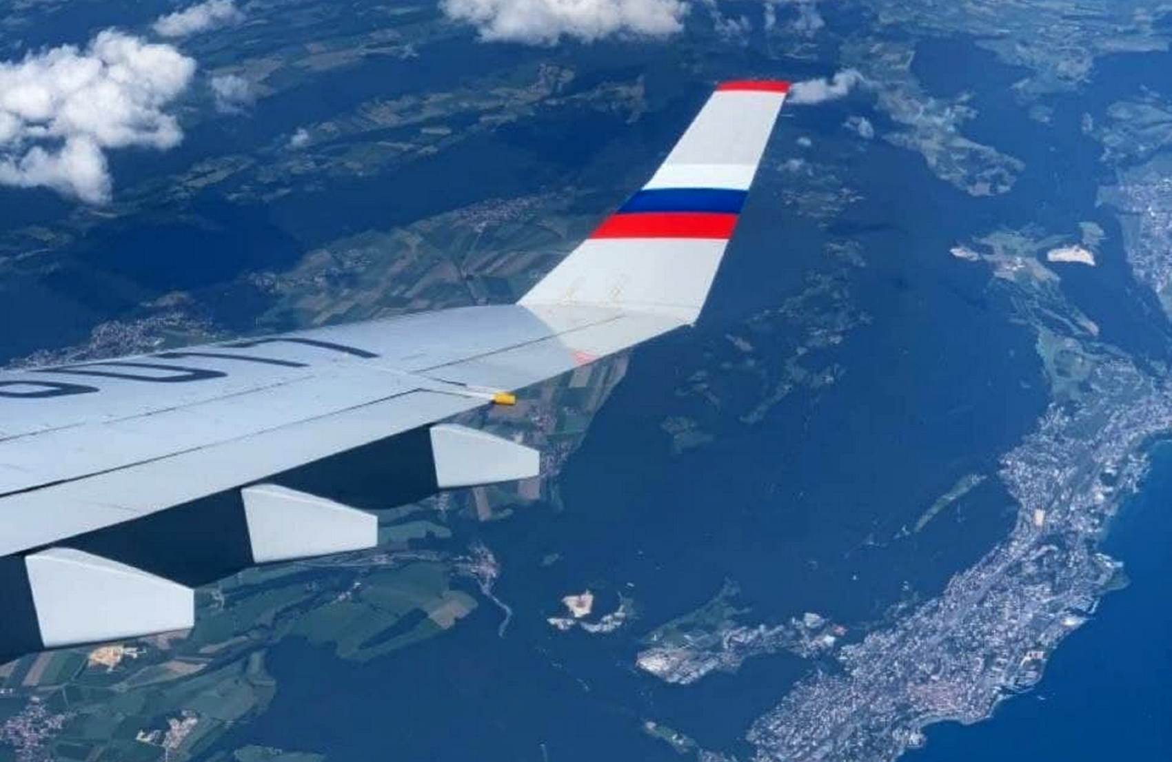 Самолёт с российской делегацией час не мог сесть в Женеве из-за посадки самолёта с Байденом (фото)