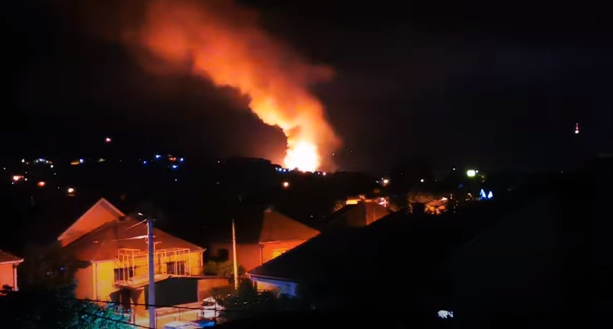 В Сербии на складах боеприпасов прогремели взрывы (фото, видео)