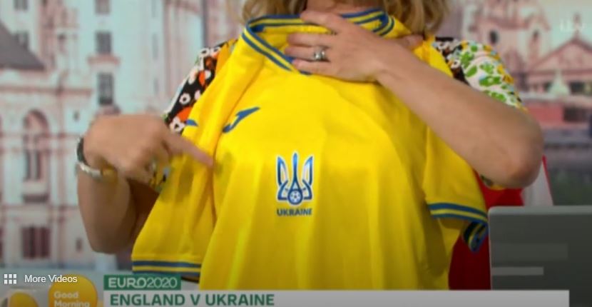 Британская телеведущая сравнила карту на футболке украинской сборной с грязным пятном - 1 - изображение